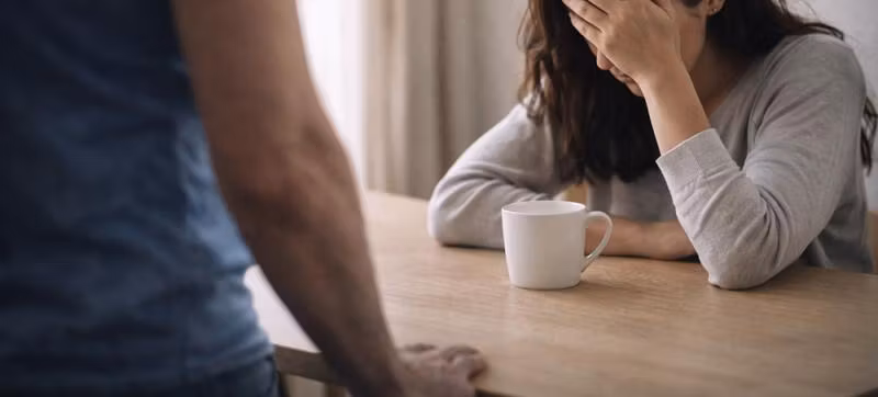 För dig som är våldsutsatt – stöd, hjälp och viktiga kontakter i Sverige