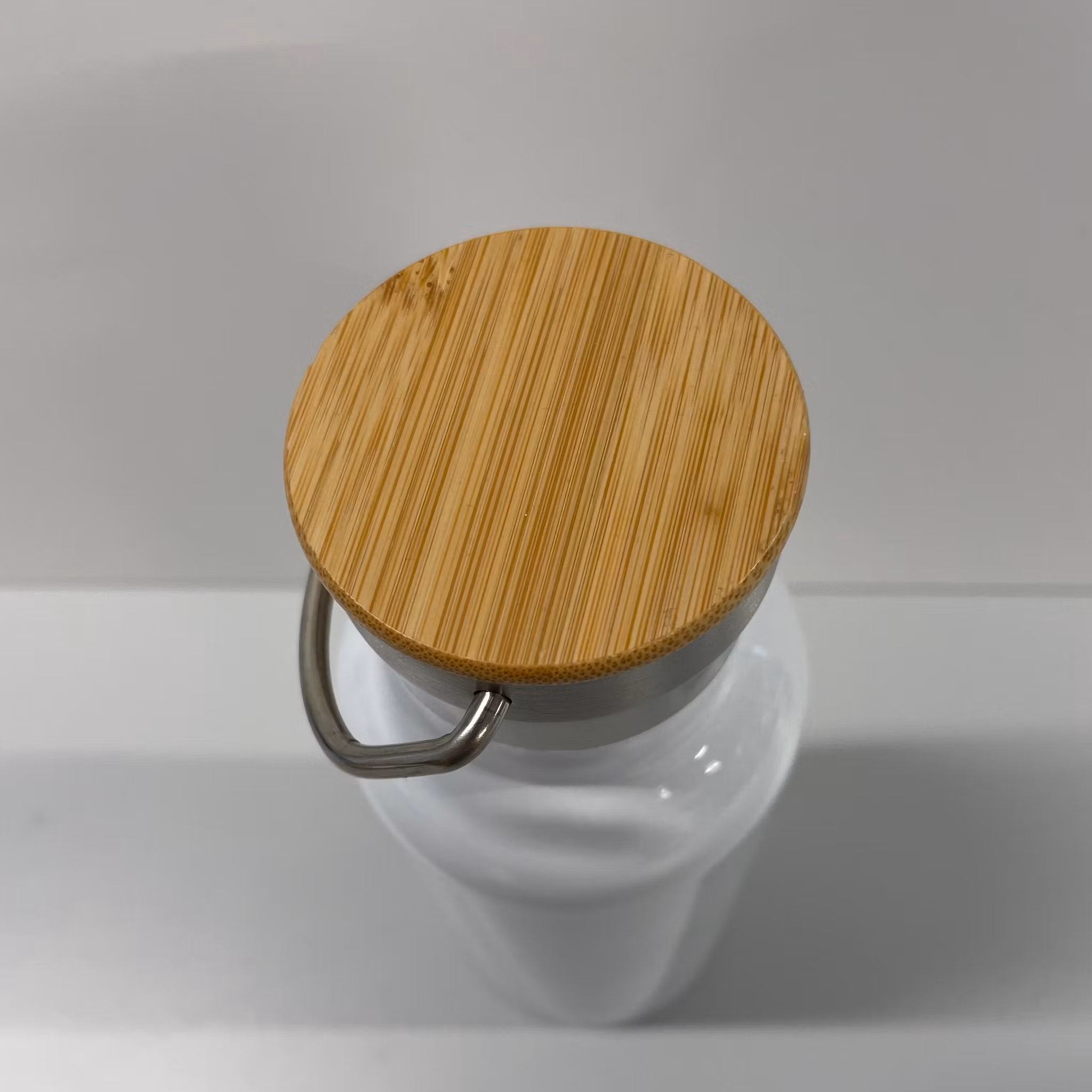 Flaska med bambulock