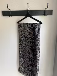 Sjal - Grå/Svart  (90x180 cm)