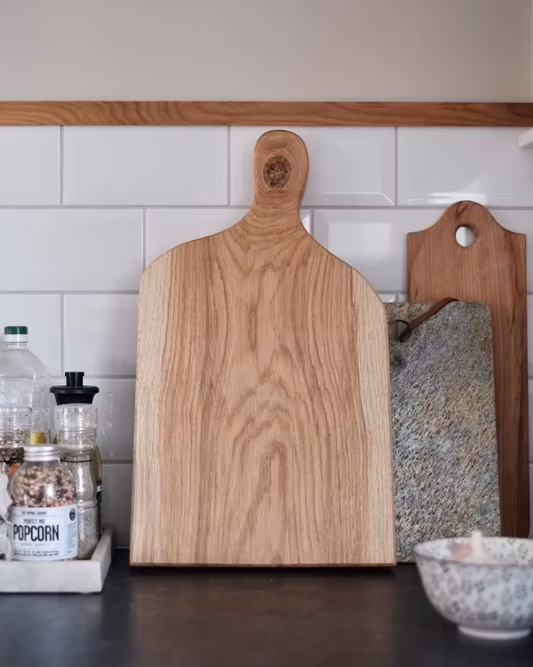 Skärbräda i ek med handtag SÅLD