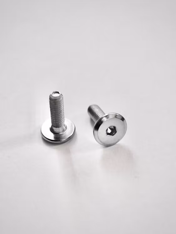 20 st rampamuff (insexfattning) + möbelskruv 20 mm