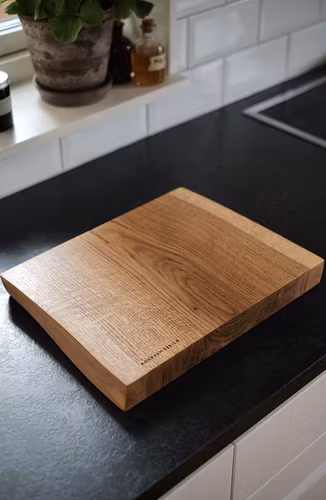 Ekskärbräda med naturkanter SÅLD
