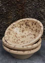 Handgjord skål 15 cm. Spruzzi. Ljusbrun.