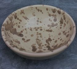 Handgjord skål 13 cm. Spruzzi. Ljusbrun.
