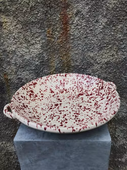 Handgjord fat 38 cm. Spruzzi. Mörkrött.