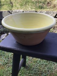 Handgjord skål 30 cm. Brun/gul.