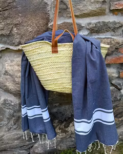 Badlakan/handduk 100 x 200 cm. 100% bomull. Blått.