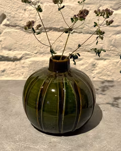 Vas 11 cm. Olivgrön,