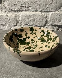 Handgjord skål 12,5 cm. Spruzzi. Flaskgrön.