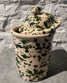 Handgjord burk med lock 14 cm. Spruzzi. Flaskgrön.