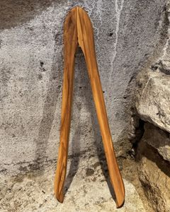 Tång i olivträ 24 cm.