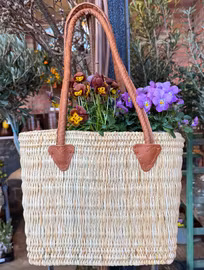 Stråväska 30 cm med långa handtag.
