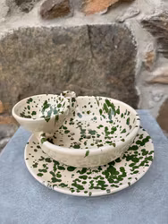 Handgjord skål till oliver. Spruzzi. Flaskgrönt.