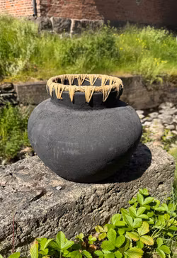 Kruka/vas 25 cm. Blåsvart.