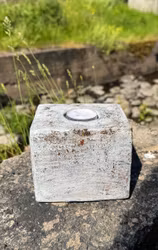 Ljuslykta 11 cm. Gråvit.