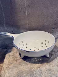 Durkslag 18 cm. Vitt.
