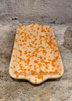 Handgjord rektangulärt fat 18 cm. Spruzzi. Ockragult.