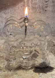 Oljelampa kub med bubblar 12 cm. Klarglas.