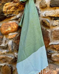 Badlakan/handduk 100 x 200 cm. 100% bomull. Olivgrönt.