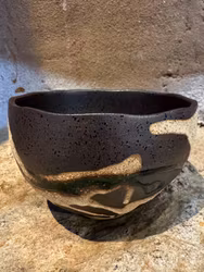 Skål 12 cm. Rustikt dekorerad.