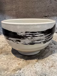 Skål 12 cm. Vit/svart.