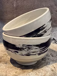 Skål 12 cm. Vit/svart.