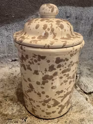 Handgjord burk med lock 14 cm. Spruzzi. Ljusbrun.