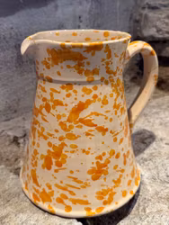 Handgjord kanna 18 cm. Spruzzi. Ockragul.