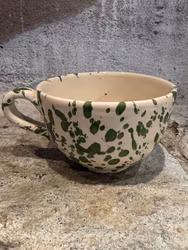Handgjord kopp/mugg 10 cm. Spruzzi. Flaskgrön.