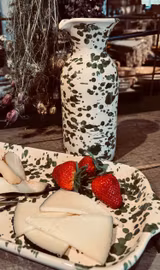 Handgjord stort rektangulärt fat 36 cm. Spruzzi. Flaskgrönt..