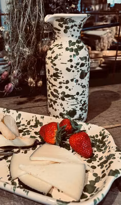 Handgjord stort rektangulärt fat 36 cm. Spruzzi. Flaskgrönt..
