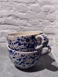 Handgjord kopp/mugg 10 cm. Spruzzi. Blå.