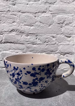 Handgjord kopp/mugg 10 cm. Spruzzi. Blå.