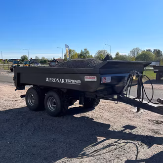 PRONAR DUMPERVAGN 10,8 TON MED SPRIDARLÄM, HARDOX-BOTTEN
