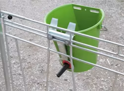 Grindfäste till kalvbar