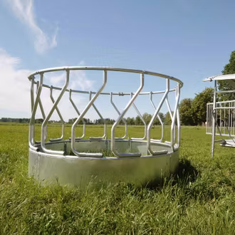 Foderhäck med diagonalrör för nöt, 15 platser