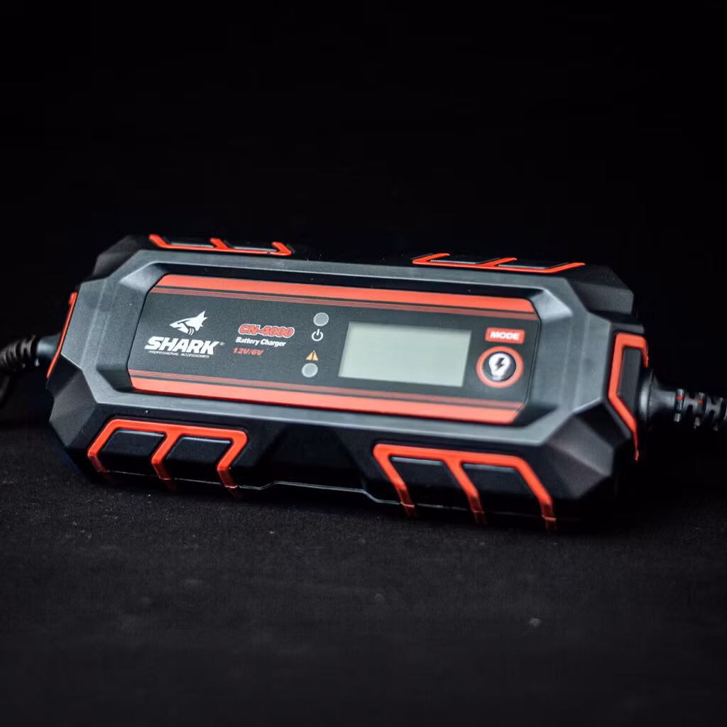 SHARK batteri laddare CN-4000, 6/12V, IP54, 4A DC