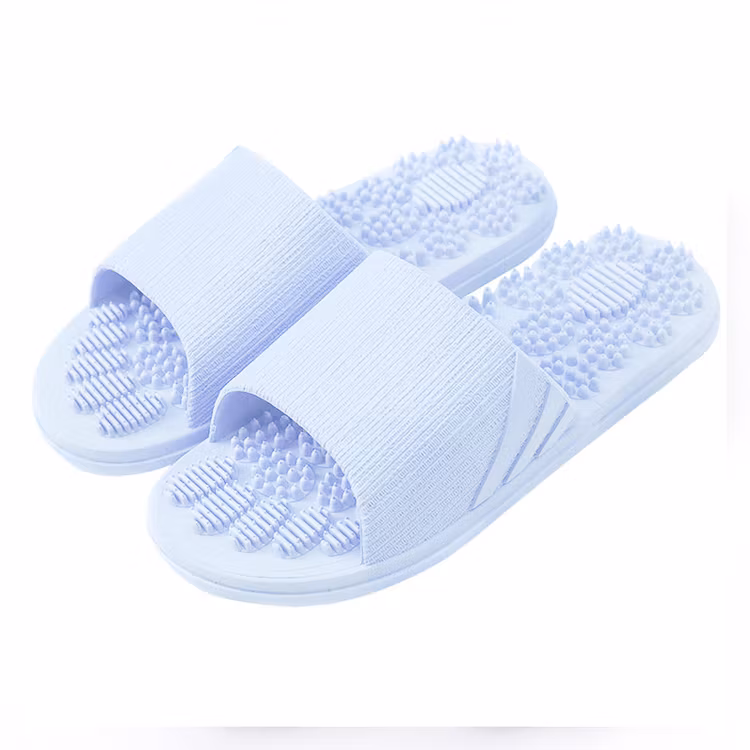 Lichtblauwe slippers (voetmassage)