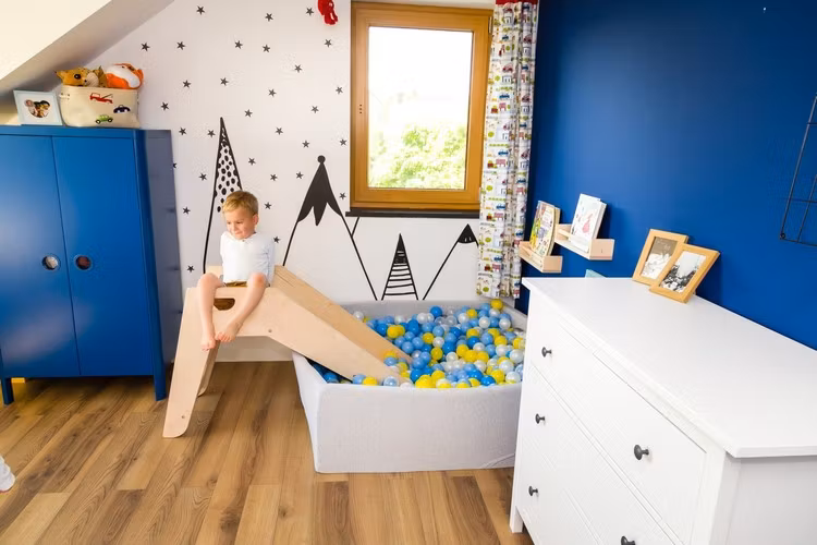 Natur trærutsjebane til børneværelset