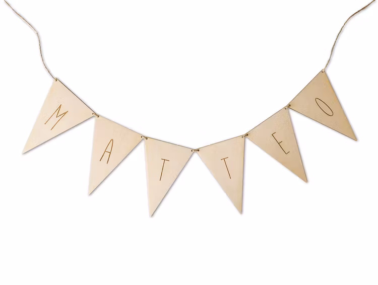 Vimpel med navn i træ