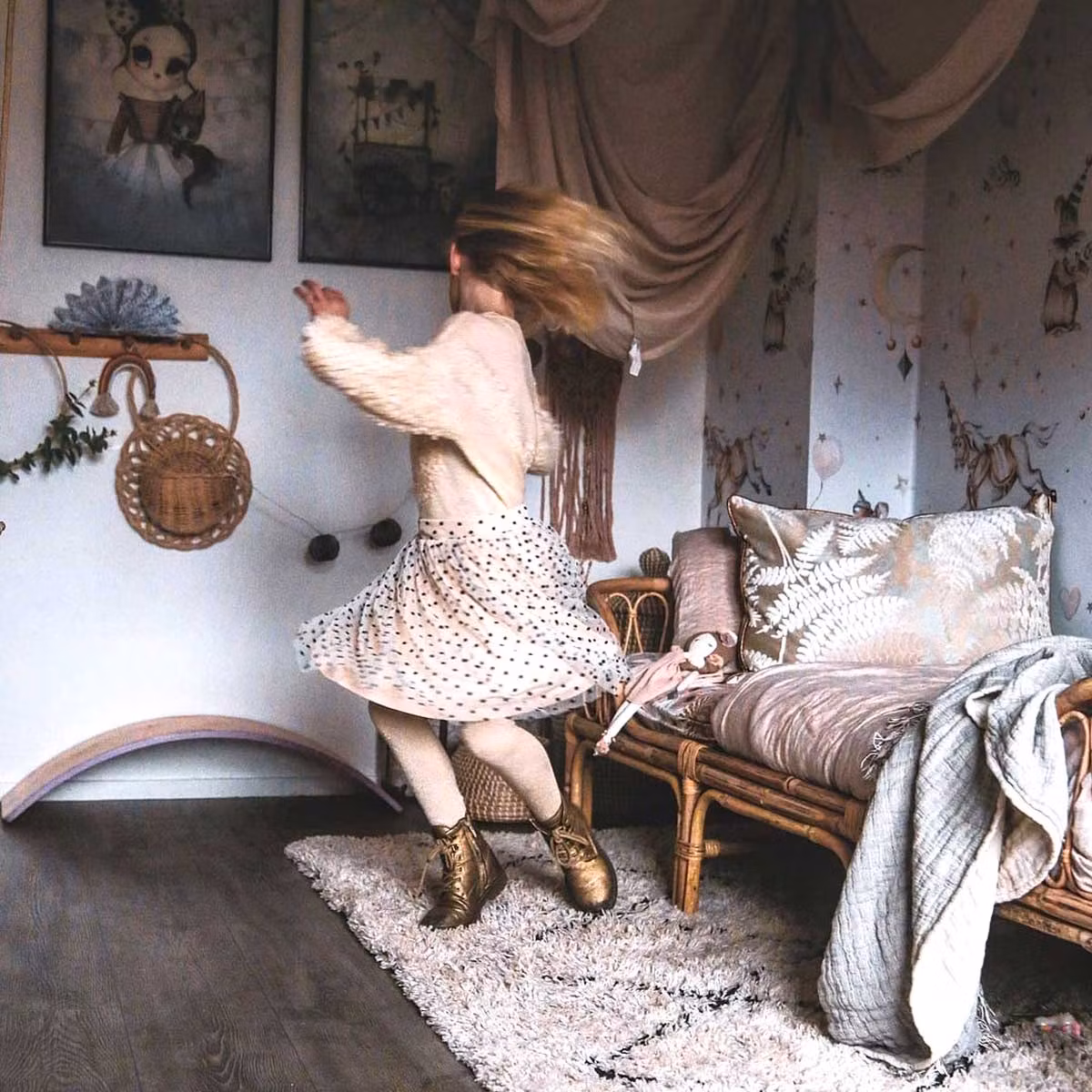 Dekornik, tapet Girls Magic White