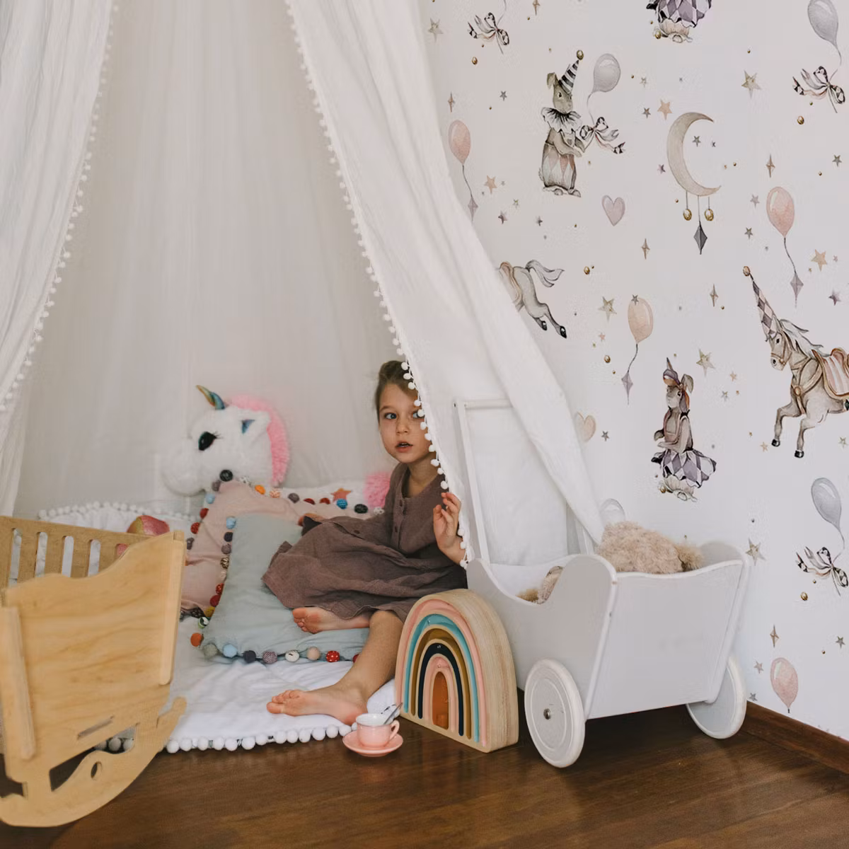 Dekornik, tapet Girls Magic White