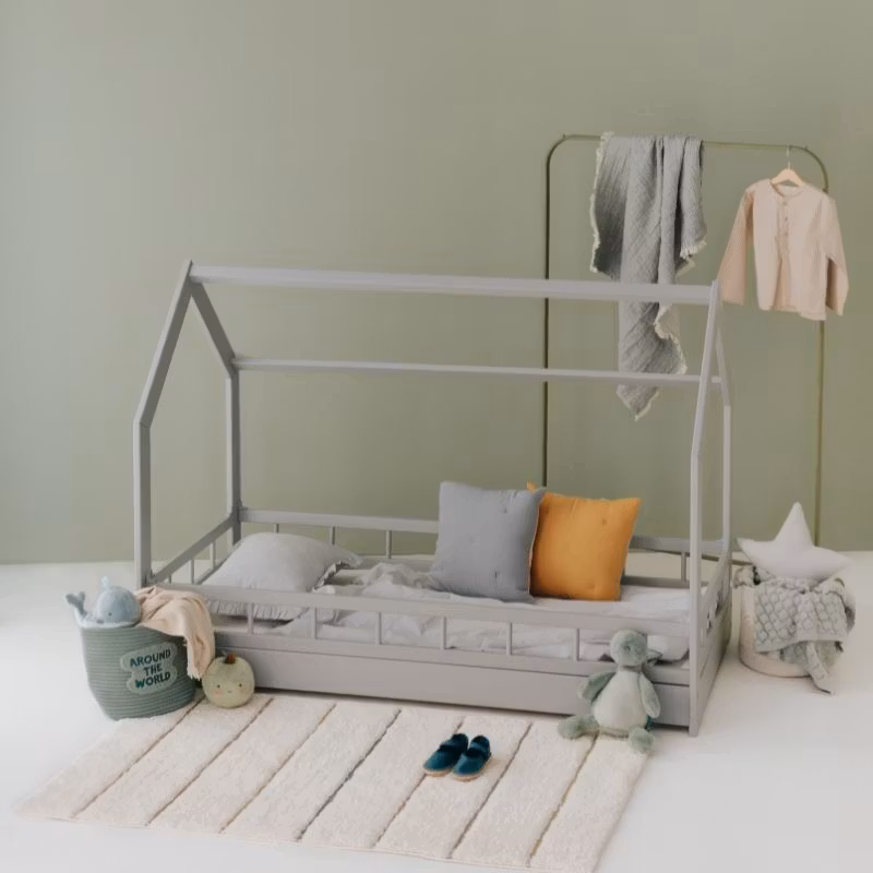 Grå husseng m. tremmer