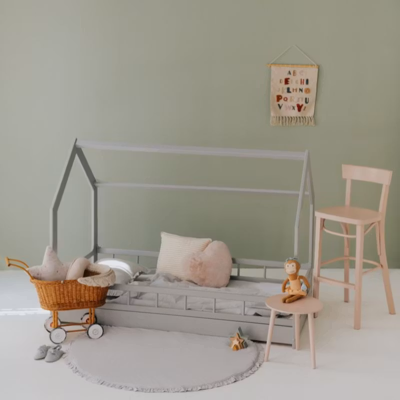 Grå husseng m. tremmer