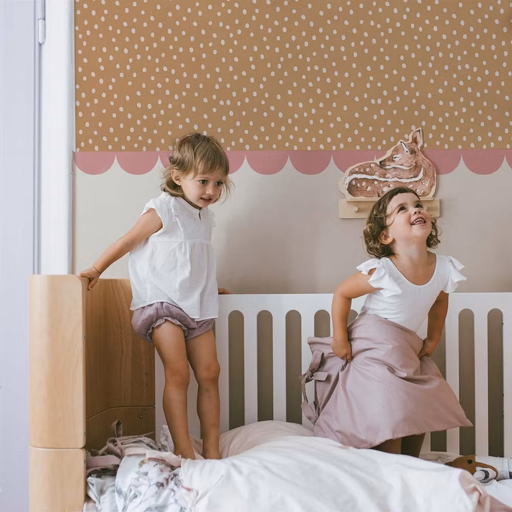 Dekornik, tapet Irregular Dots Cinnamon