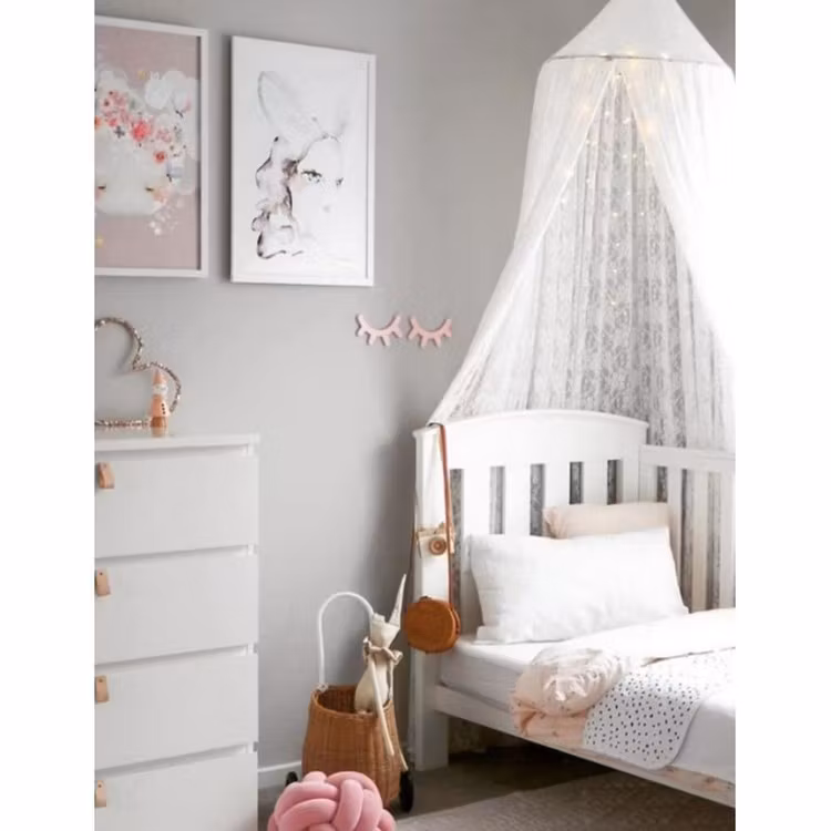 Babylove, Hvid blonde sengehimmel