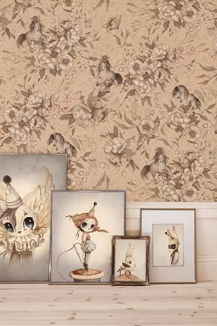 Mrs Mighetto, tapet Ponies for Hollie, Sandy Pink