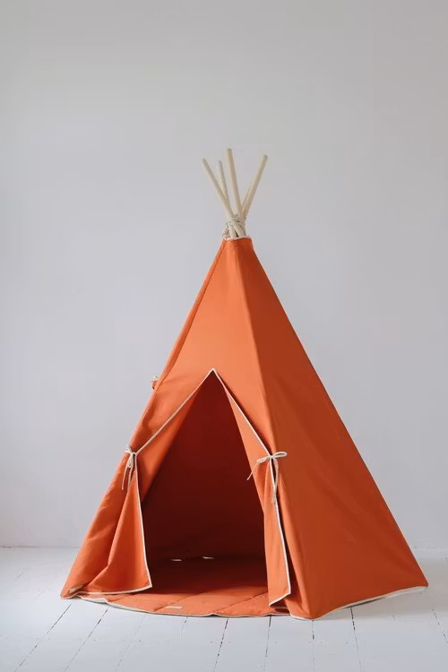 Moi Mili, tipi telt, Red Fox