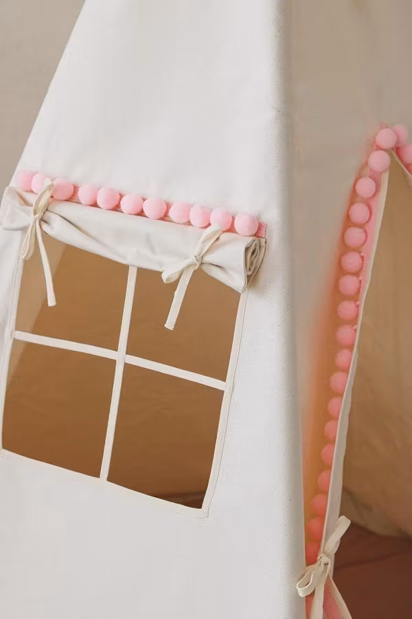 Moi Mili, beige tipi telt med lyserøde pomponer