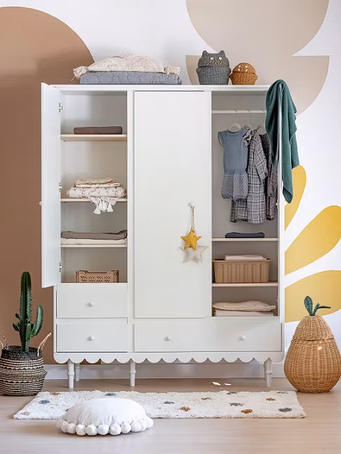 Woodluck, garderobe med 3 døre Babushka, hvid